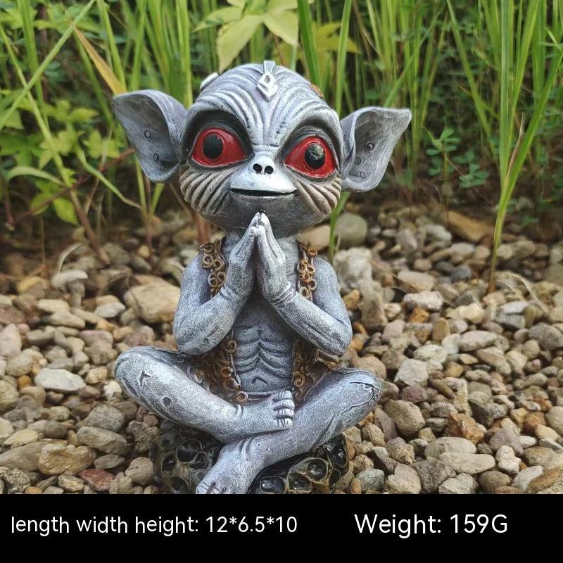 Halloween Garden Decoration Alien Statue Gard | The Garden Love Edition
